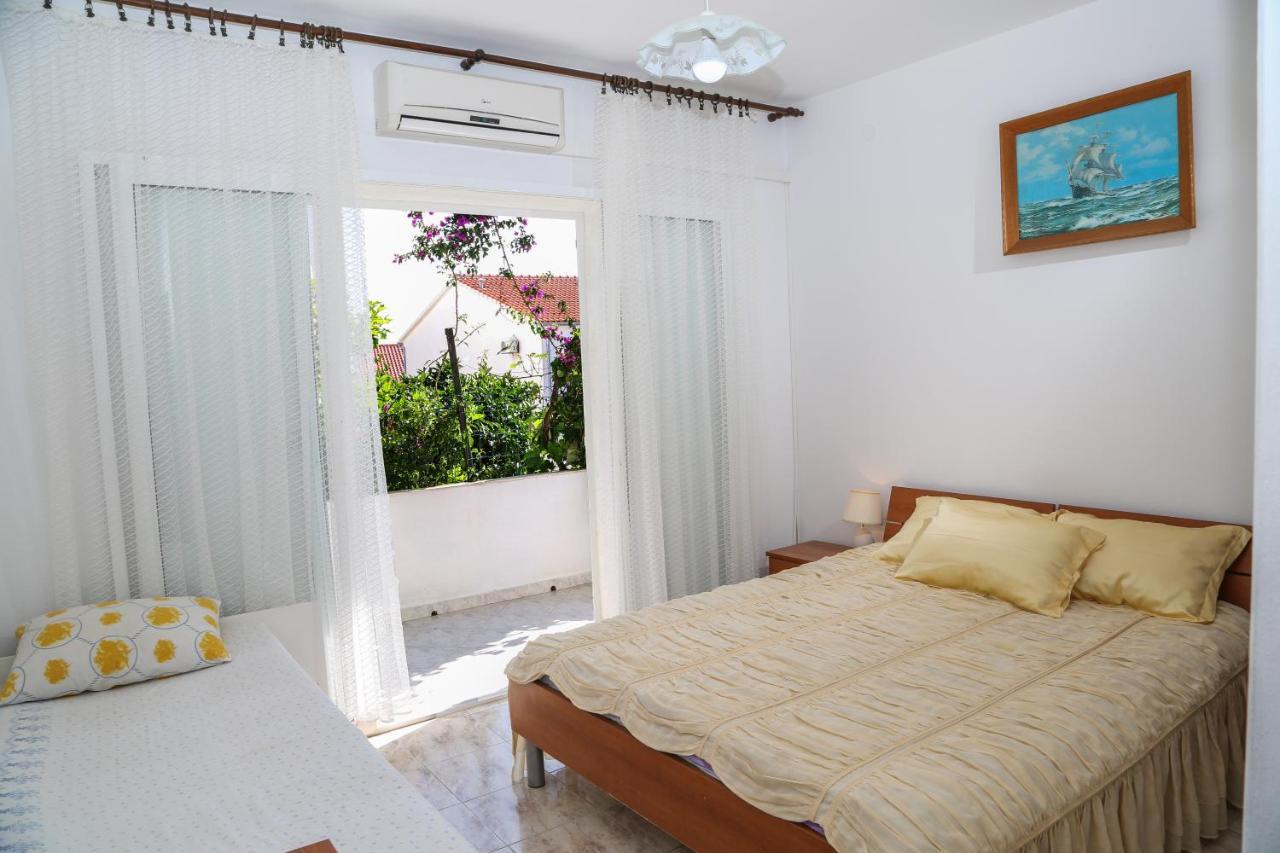 Apartments Butkovic Hvar Town Exterior photo