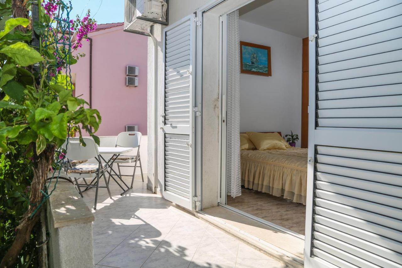 Apartments Butkovic Hvar Town Exterior photo