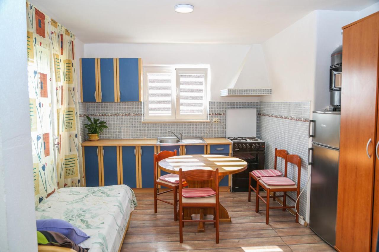 Apartments Butkovic Hvar Town Exterior photo