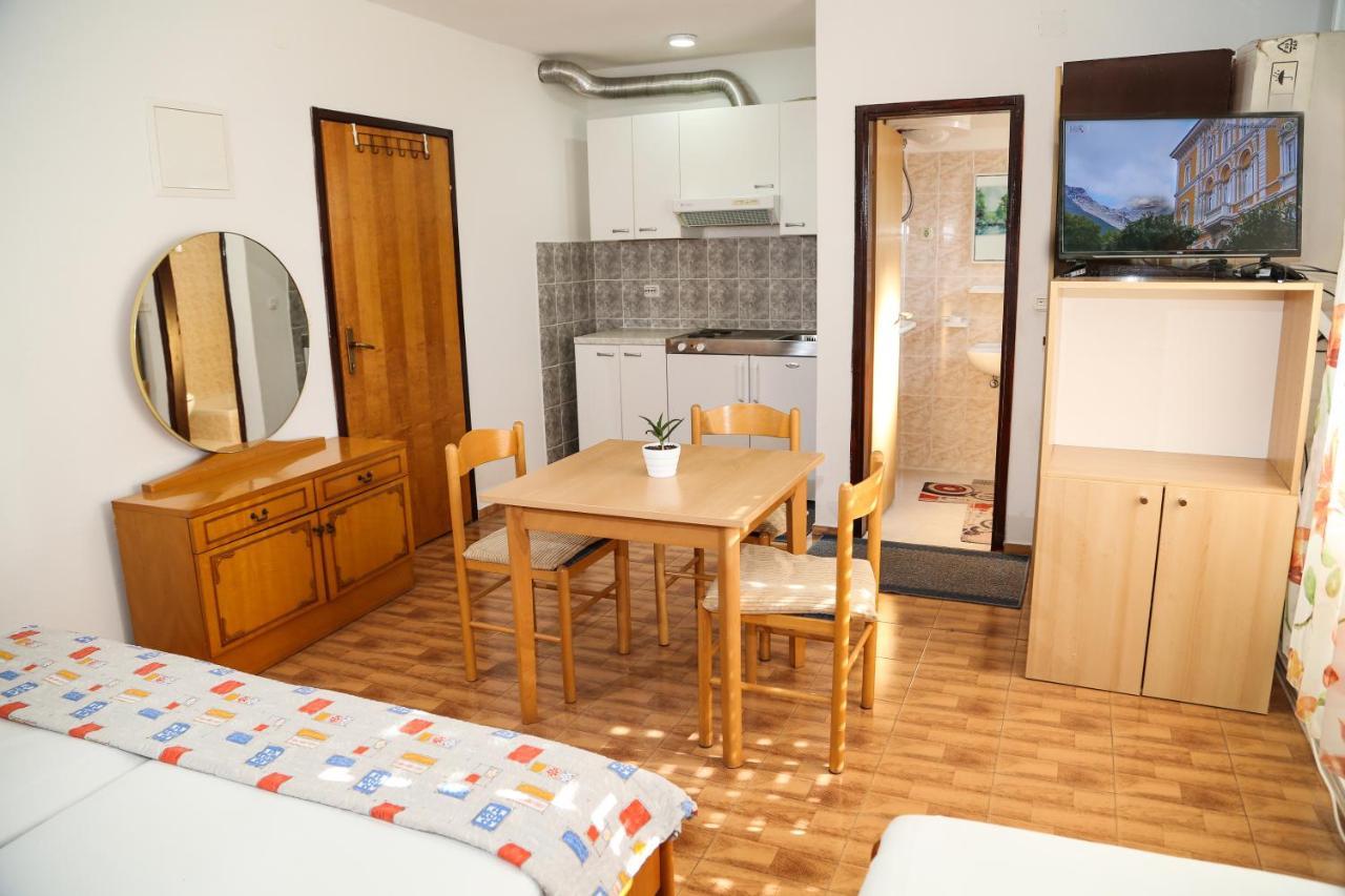 Apartments Butkovic Hvar Town Exterior photo