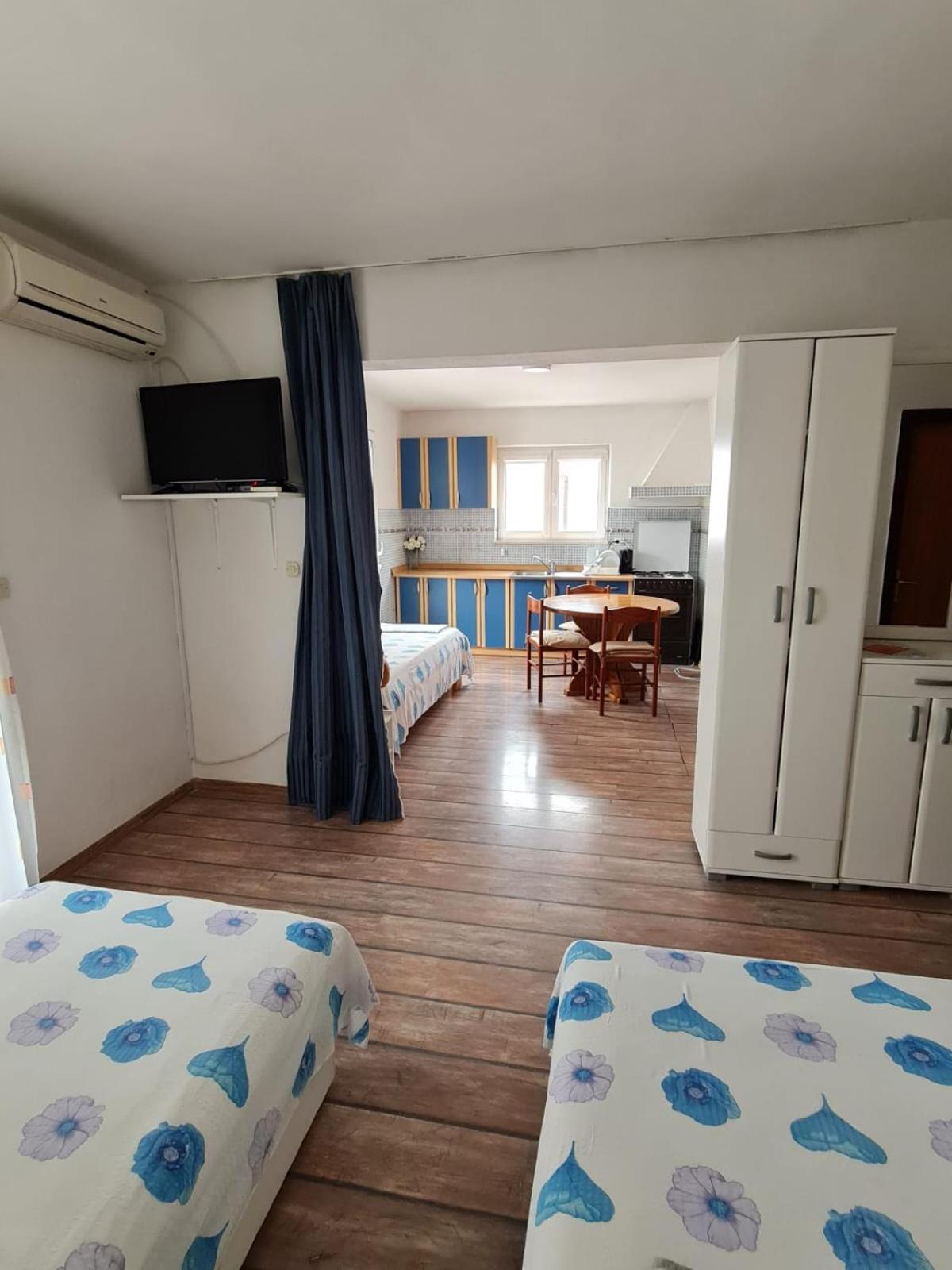 Apartments Butkovic Hvar Town Exterior photo