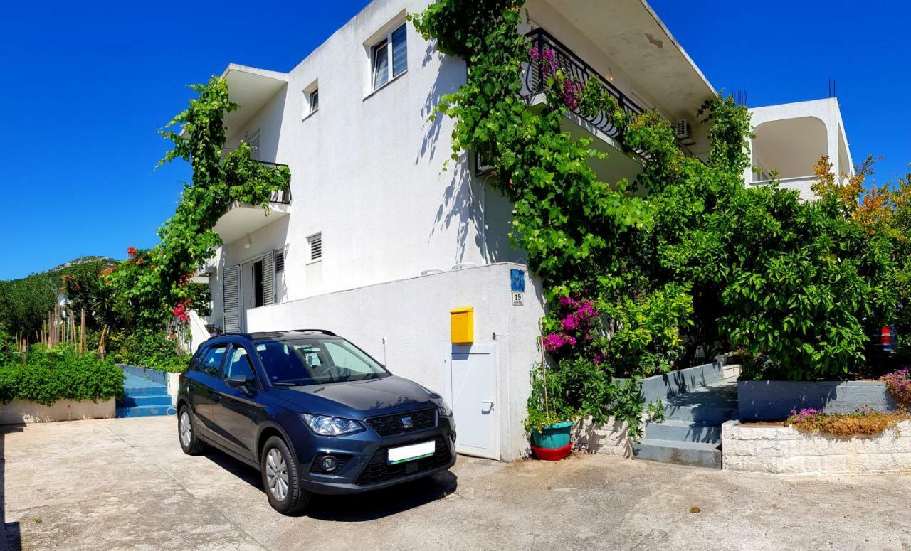 Apartments Butkovic Hvar Town Exterior photo